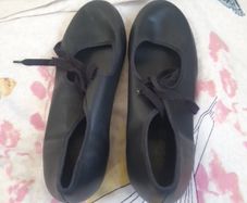 Tap Shoes So Danca brand about size 4