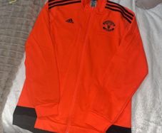 Manchester United Top Medium