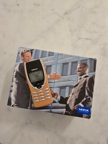 Nokia 8210