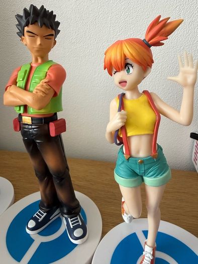 POKEMON figures