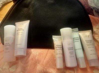 No 7 skin care set