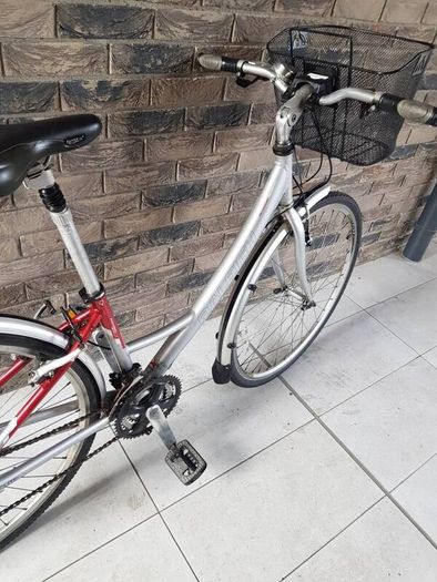 ladies Raleigh city bike ( can deliver)