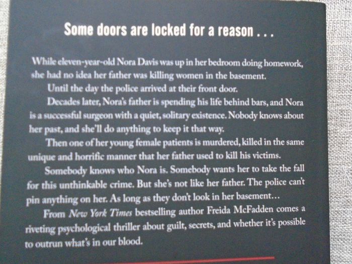 Paperback book , Fiction, The Locked Door, Freida Mc Fadden.Book