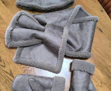 Gloves / Scarf & Hat Set