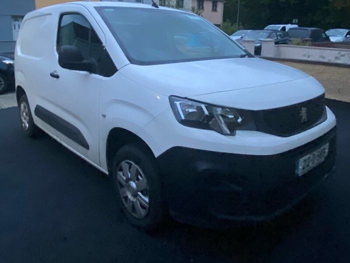 2021 Peugeot partner van