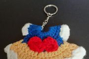Snow white crochet dress key ring can be hung on christmas tree 7 euro each