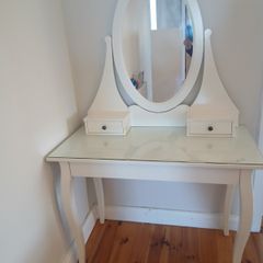 dressing table