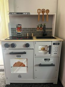 play kitchen