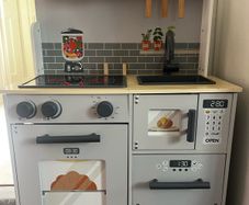 play kitchen