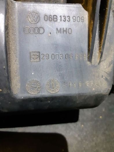 Audi A4, S4 (B6- 8E/8H) 2002 Petrol 96kW Intake manifold 06B133210AJ