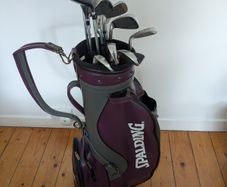 Spalding Golf Clubs & Bag