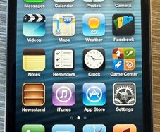 Apple iPhone 4S (16GB, Black).