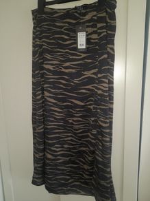 ladies tiger print skirt new with tags size 12