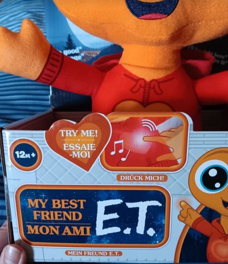 TOMY Toomies My Best Friend E.T - Says Phrases & Plays Music From The Film.