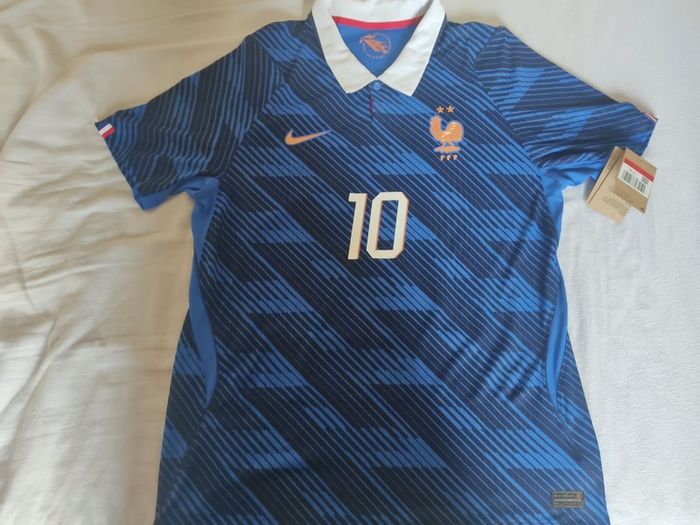 Mbappe #10 - Size L - BNWT