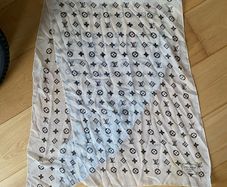Ladie's scarf