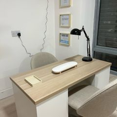 nail table for rent