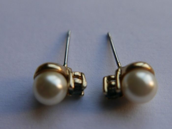 Vintage Pearl & Topaz Stud Earrings in 9ct Yellow Gold Plated