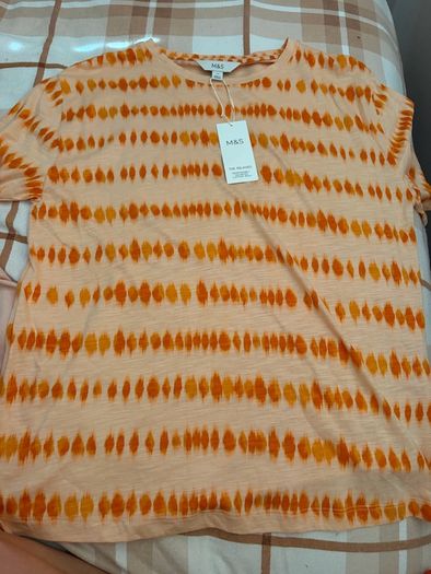 Orange t-shirt