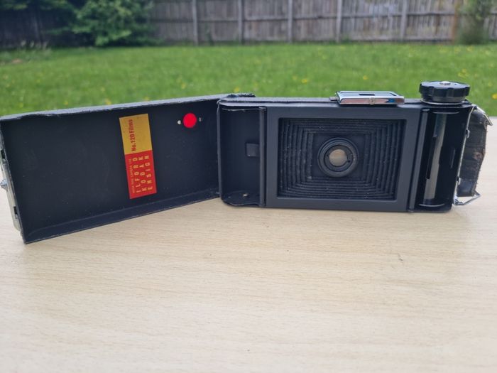 Vintage Kershaw eight-20 King Penguin folding camera