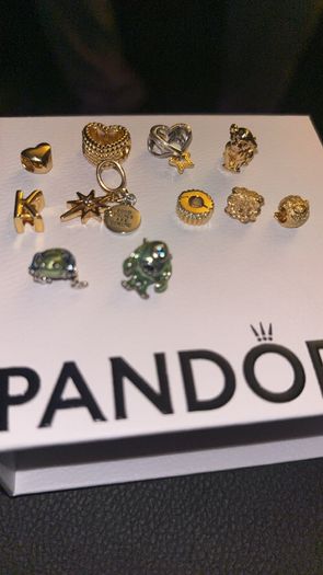 Brand new Pandora bracelet with charms