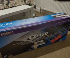 Yamaha EZ-150 electric piano keyboard (61 keys)