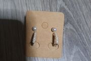 2 pairs pearl earrings