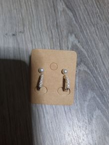 2 pairs pearl earrings