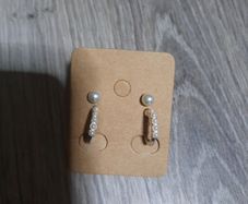 2 pairs pearl earrings