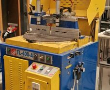 Aluminum and pvc hydro pneumatic upcut saw