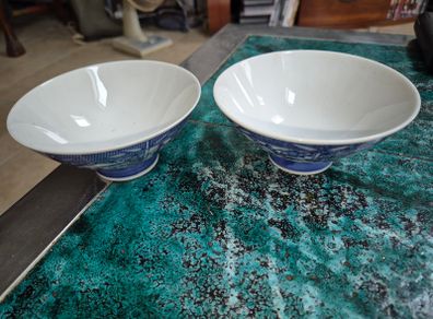 2 Japanese bowls