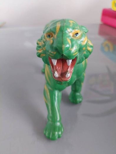 Vintage Masters of the Universe MOTU He-Man Battle Cat Action figures