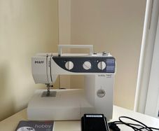 PFAFF HOBBY 1042 Sewing Machine for sale