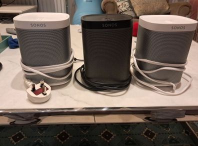 Sonos play 1 speakers x 3