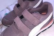 Girls Puma Runners UK2