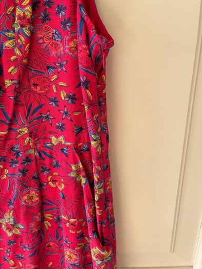 Great pink sleeveless Maine dress