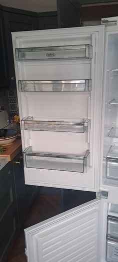 Belling Integrated Fridge Freezer