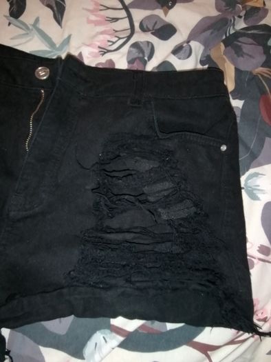 beautiful new misguided black rib shorts