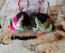 Women's Lingerie 2 x Bra's