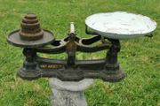 An Antique 10Lb Avery Scales &amp; weights
