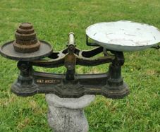 An Antique 10Lb Avery Scales & weights