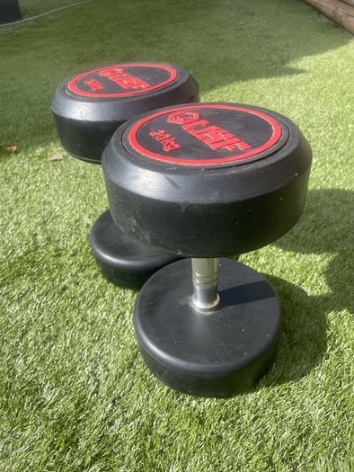 2 x 20kg dumbells