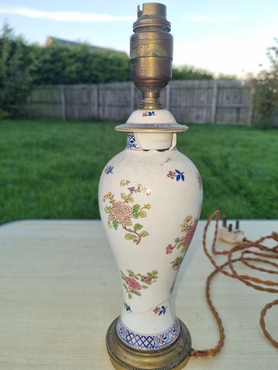 Chinoiserie porcelain table lamp