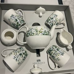 Newgrange teapot set