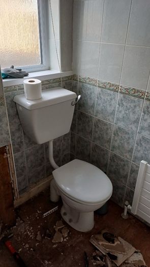 Bathroom suite