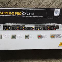 Behringer Crossover CX2310