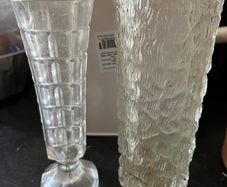 2 Retro Vases