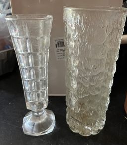 2 Retro Vases