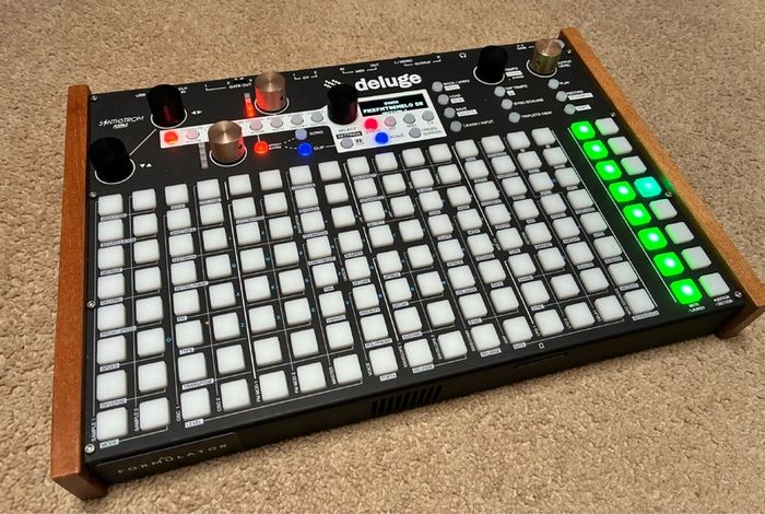 Synthstrom Deluge (OLED)