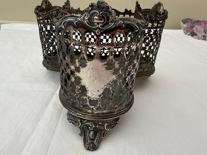Vintage ornate cruet set holder, no handle